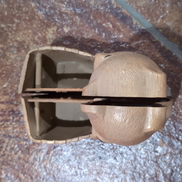 Vintage Teddy Bear Wall Shelves with Baskets - Set Of 2 - Picture 7 of 8